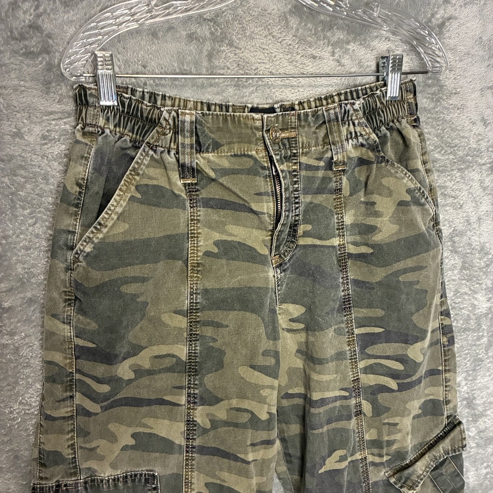 BDG Womens Sasha Camo Wide Leg Cargo Pants M Utilitarian Y2K Baggy Skater